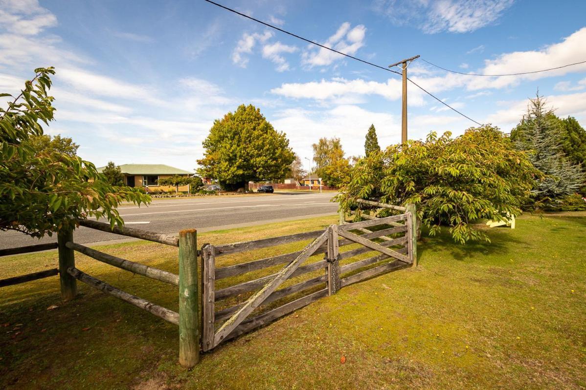 Grand View - Te Anau Holiday Home ภายนอก รูปภาพ